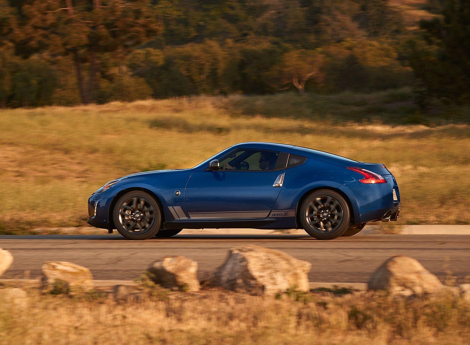 1600x1174 Nissan 370Z Heritage Edition Wallpaper HD Image