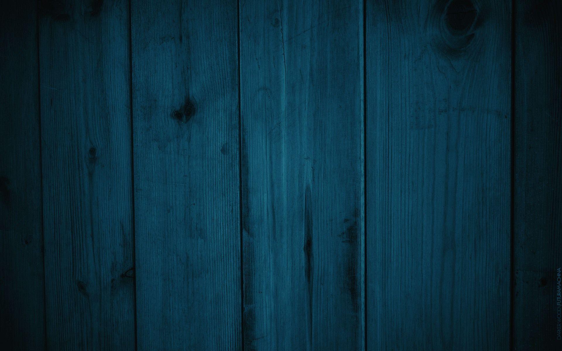 Hình nền gỗ màu xanh navy đậm sẽ khiến cho bức ảnh của bạn trở nên sang trọng hơn bao giờ hết. Sắc màu đậm chất lượng cùng với chất liệu gỗ kết hợp tạo nên một nền tảng hoàn hảo cho bất kỳ loại hình ảnh nào.