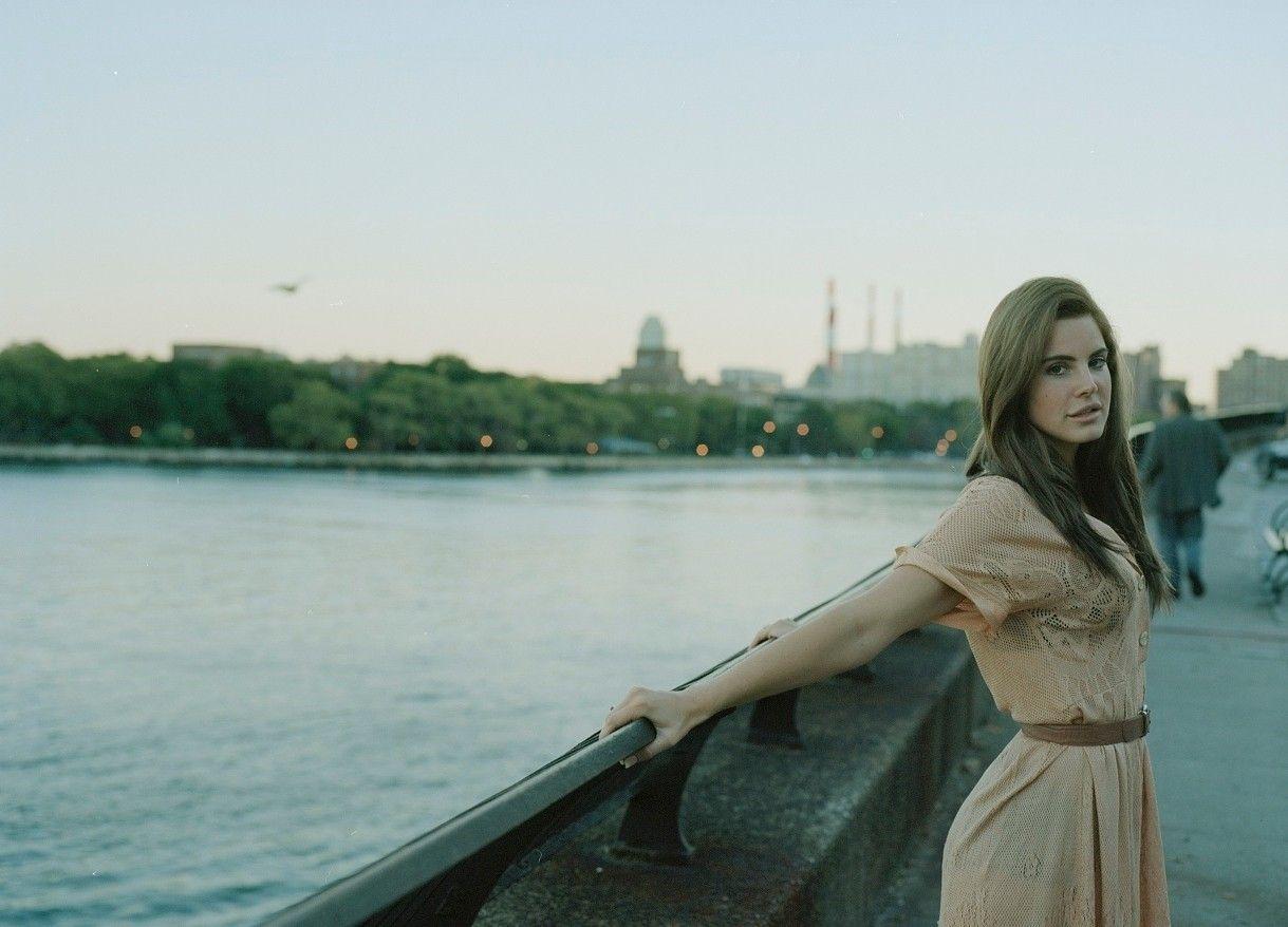 1219x878 love finding new old pics of lana