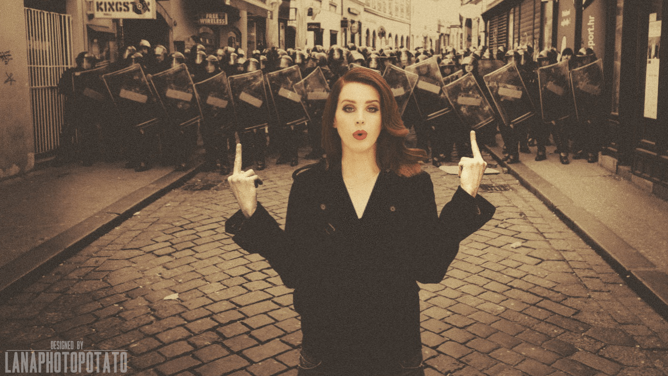 1326x746 Lana Photo Potato!: Lana Del Rey Photohop Wallpaper
