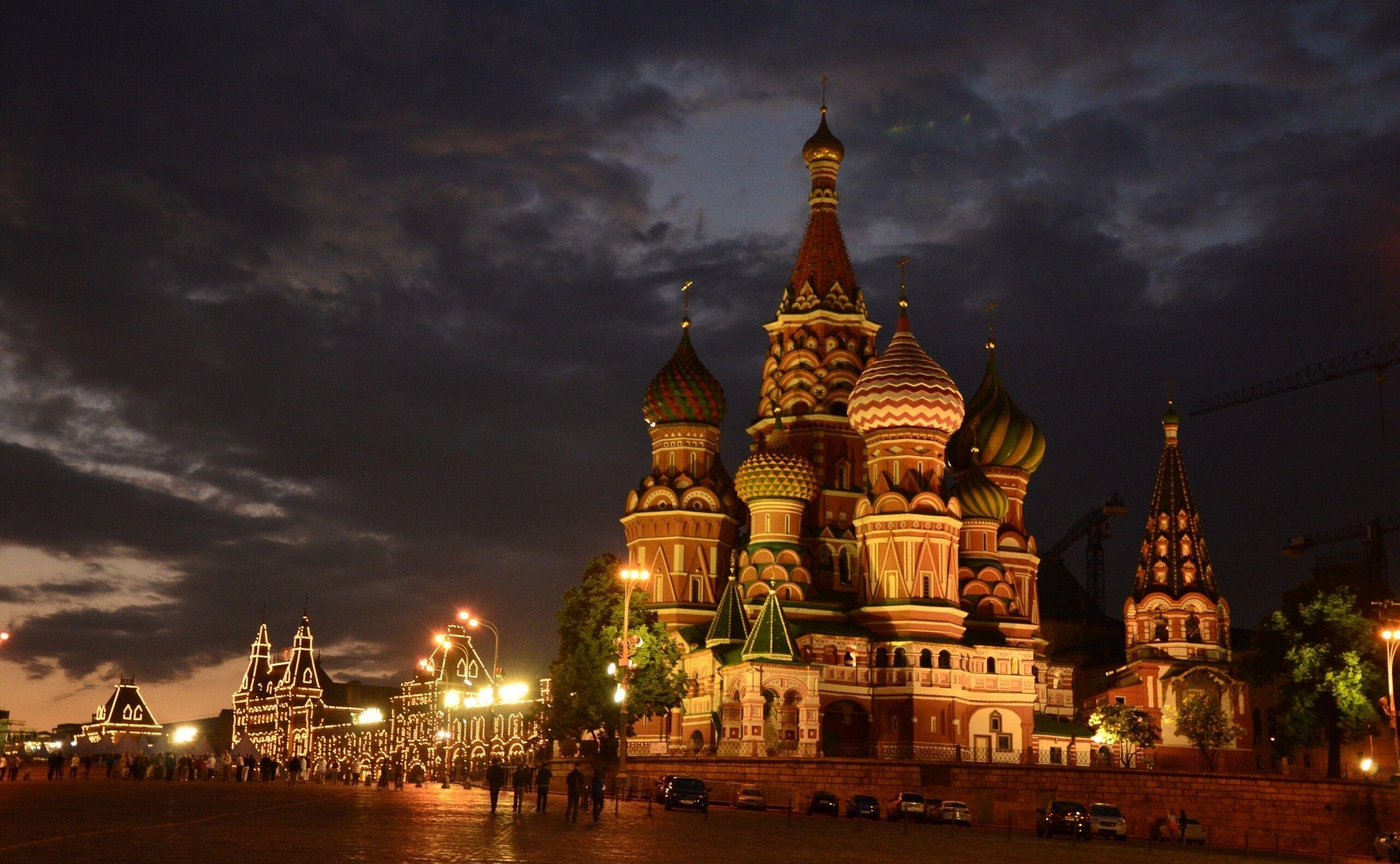 2560x1580 Moscow HD Wallpaper and Background Image