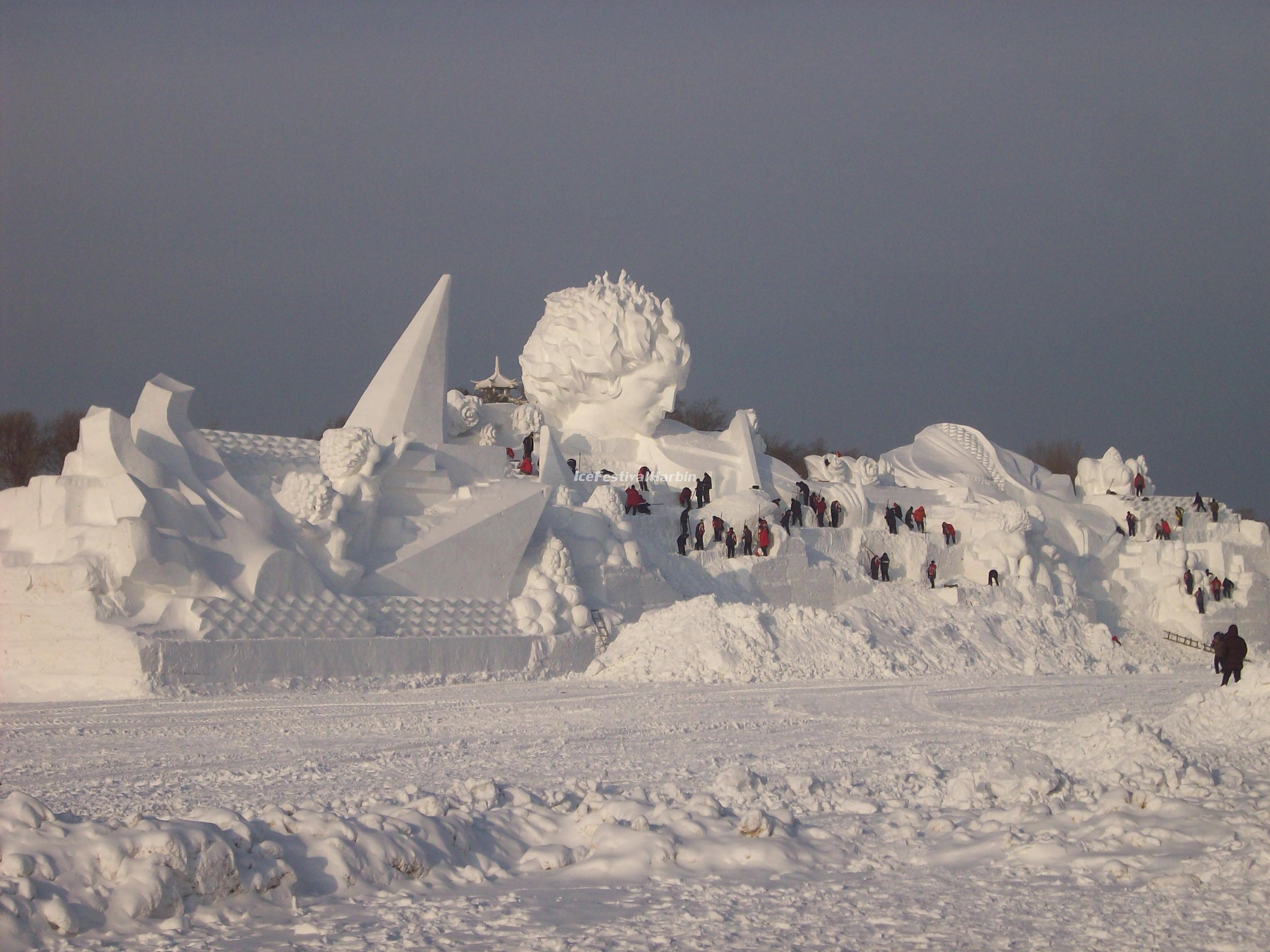3056x2292 Harbin Snow Sculptures Wallpaper Ice Festival Wallpaper, China