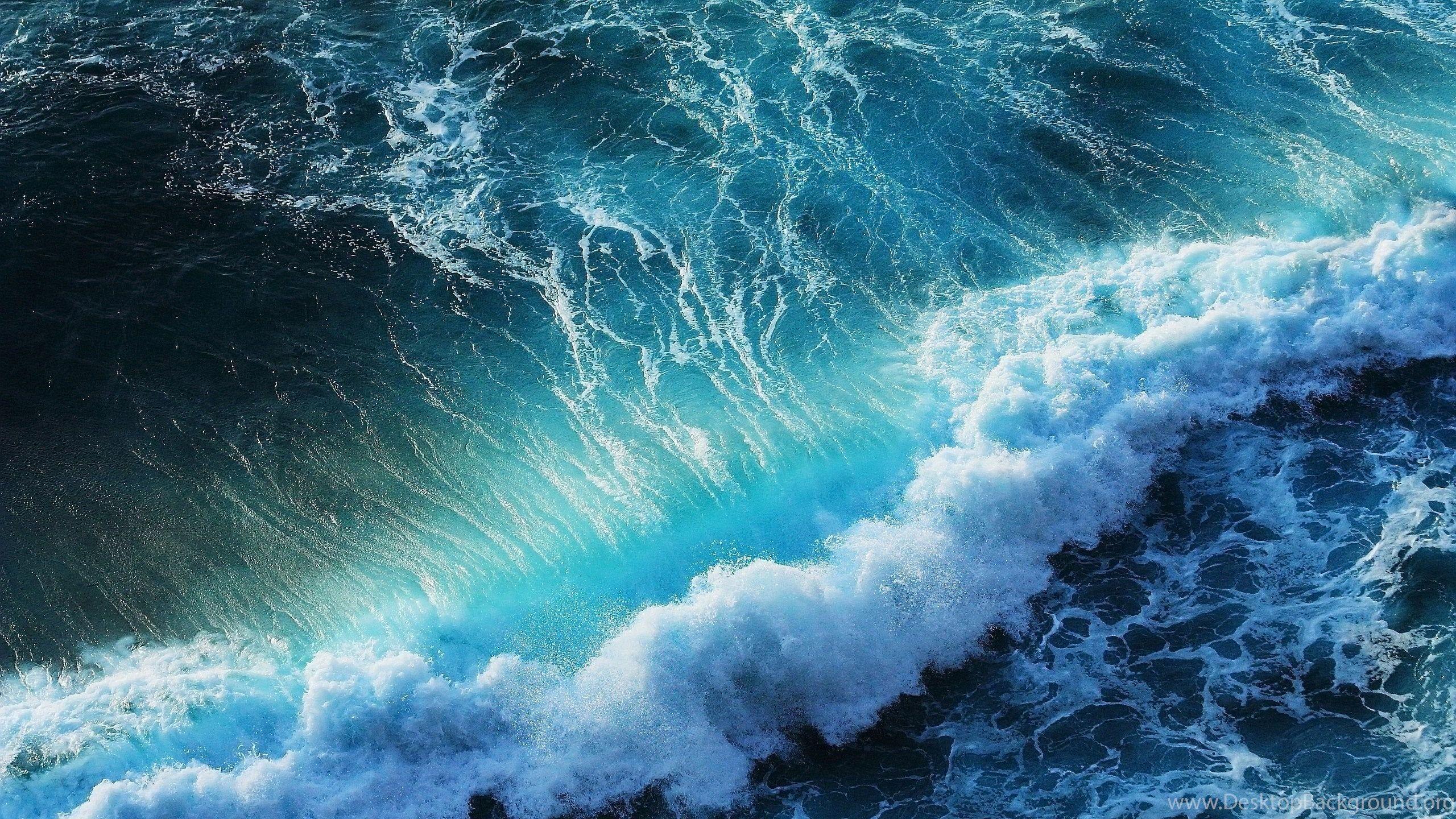 2560x1440 Rolling Ocean Waves HD Wallpaper Desktop Background