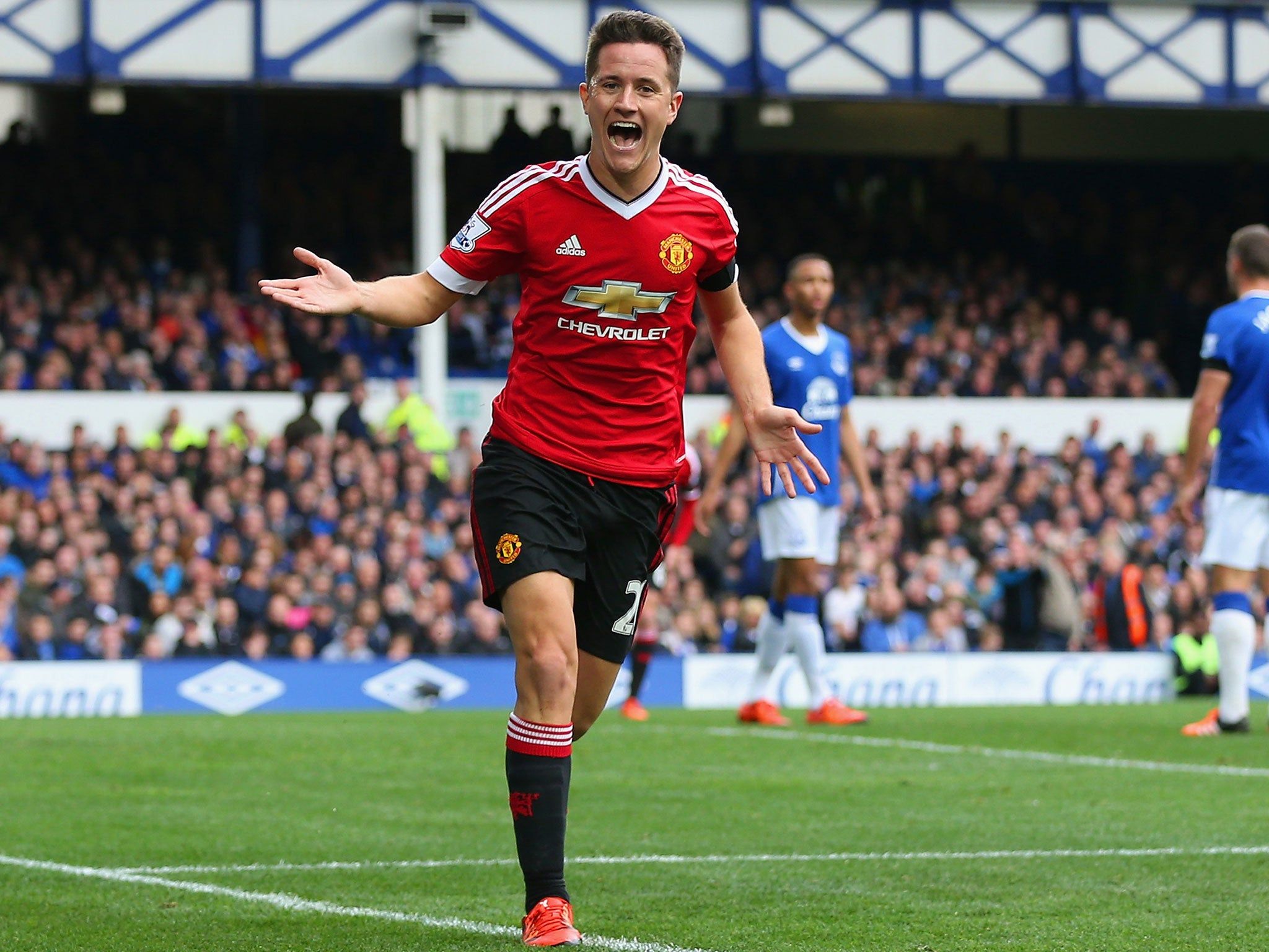 2048x1536 Ander Herrera latest: Manchester United midfielder insists he is 'very happy'