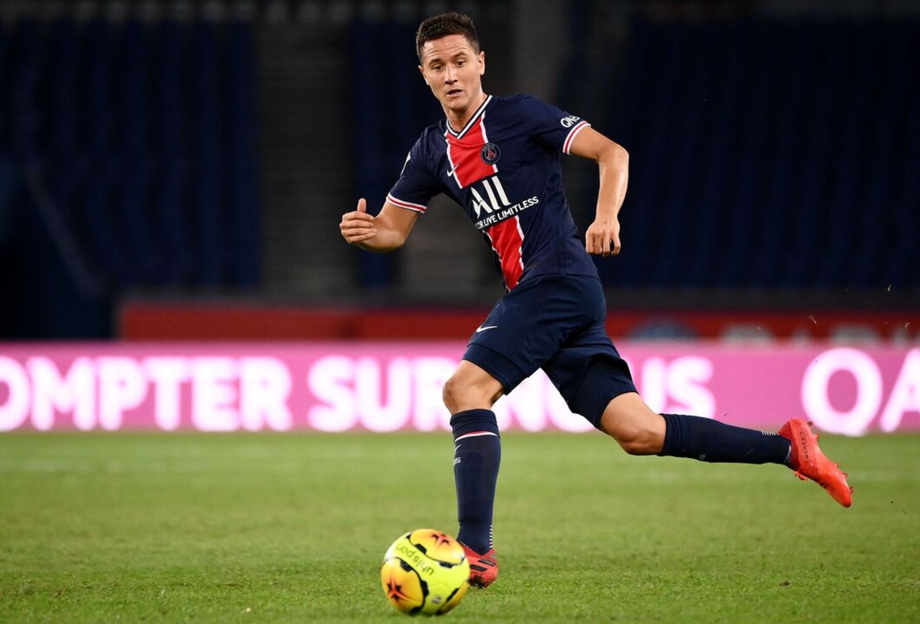 1800x1221 Report: PSG Still Struggling to Find a Suitor for Veteran Midfielder Herrera