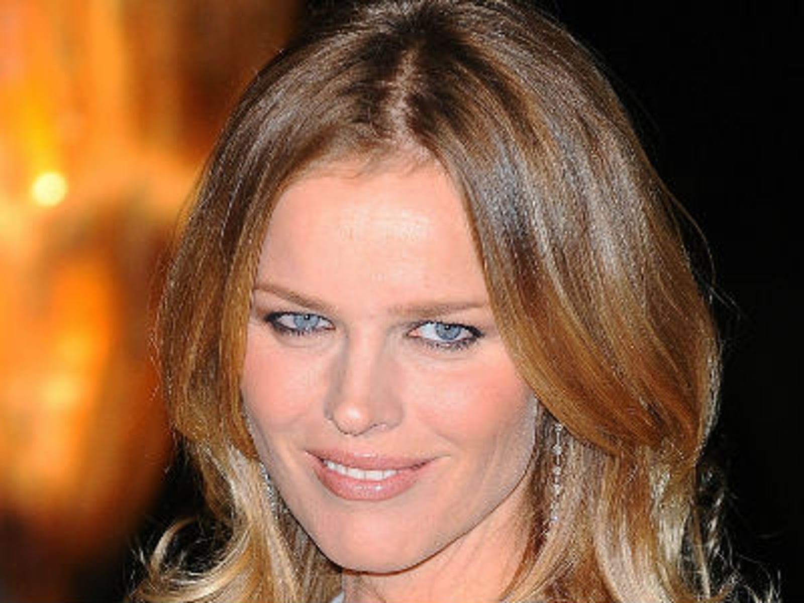 1600x1200 Supermodel Eva Herzigova is pregnant's Parent