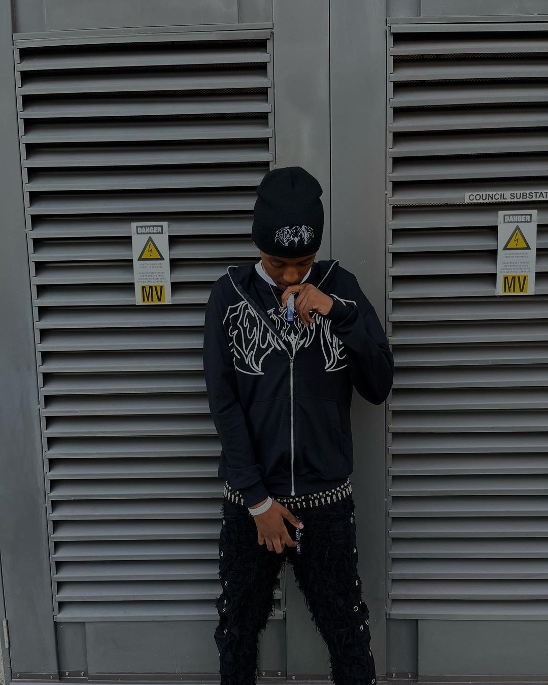 1080x1350 It's givin LUH TWIZZY