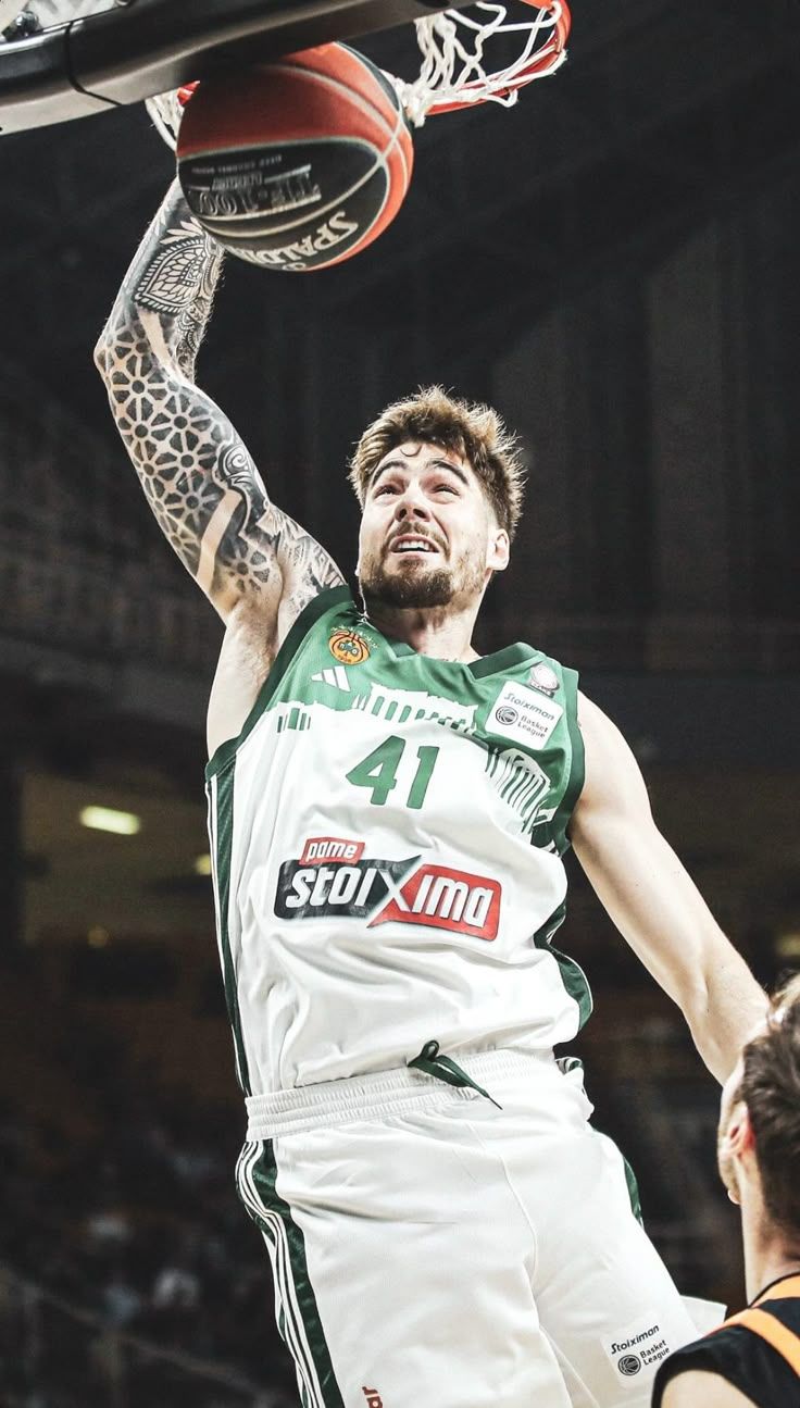 736x1295 Juancho Hernangomez