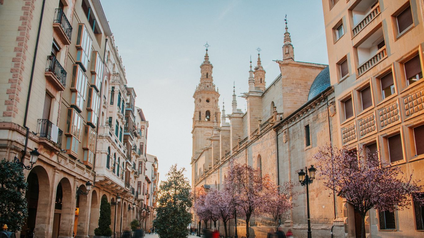 1366x768 Logroño Vacation Rentals, Apartments & Condos