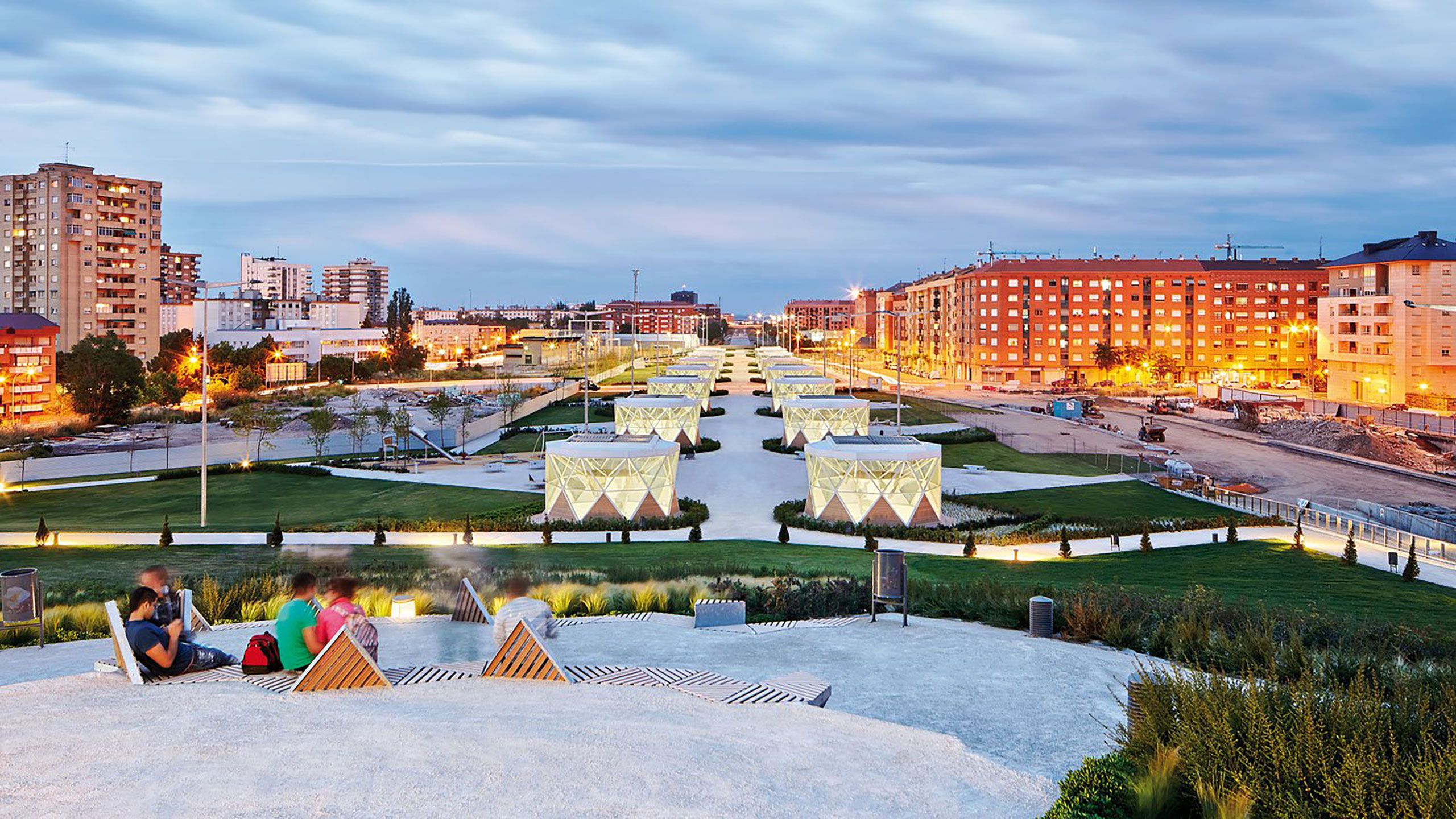 2560x1440 Felipe VI Park, Logroño, Spain