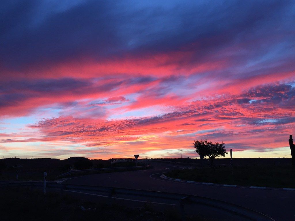 1024x768 drive to Logroño, Rioja, Spain
