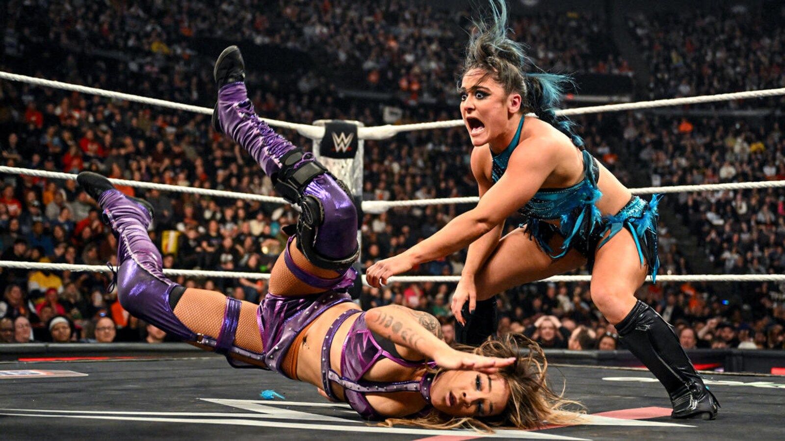 1600x900 WWE Raw Results: Lyra Valkyria Retains Women's Intercontinental Title Against Dakota Kai
