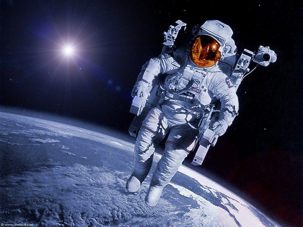 1024x768 Astronaut Wallpaper