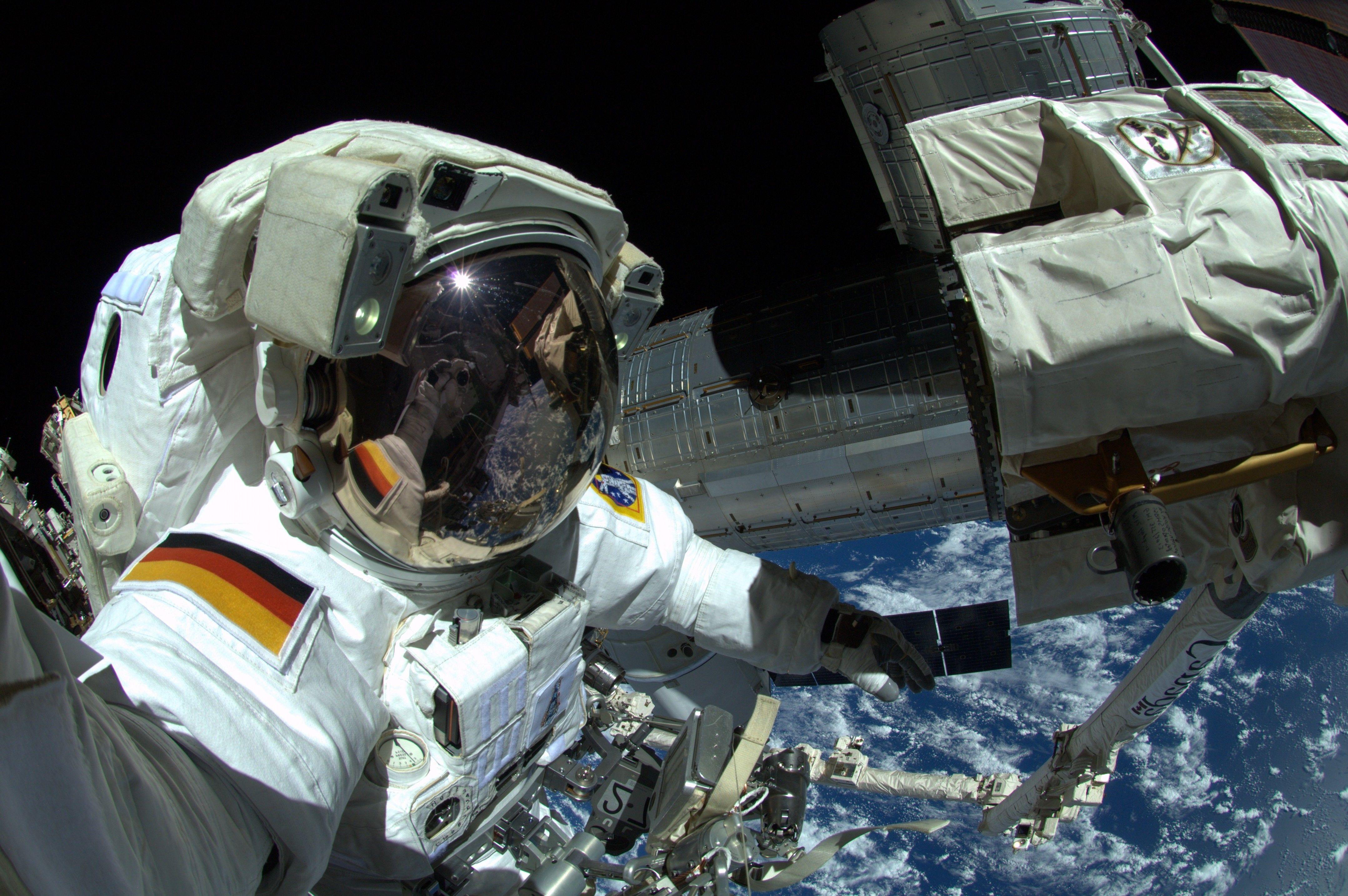 4312x2868 space, Selfies, Astronaut, International Space Station, Earth