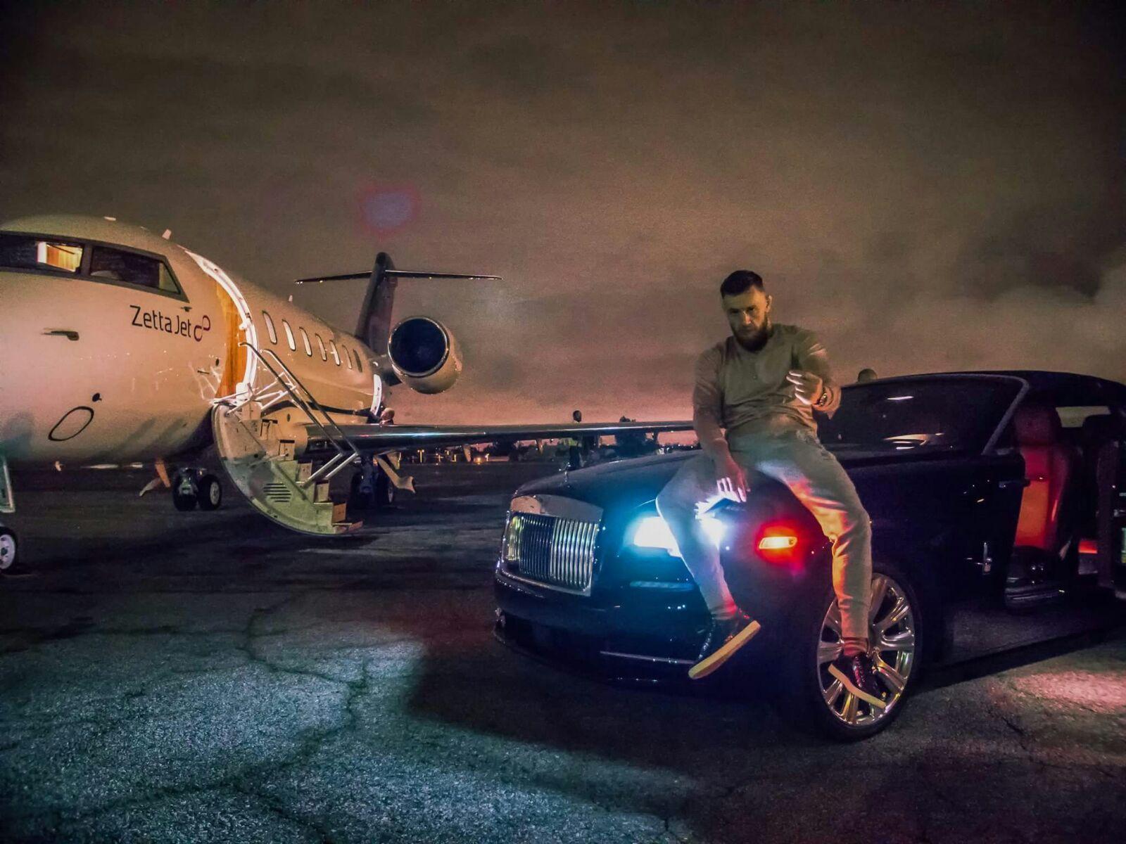 1600x1200 Exclusive Video: Conor McGregor Lives The High Life