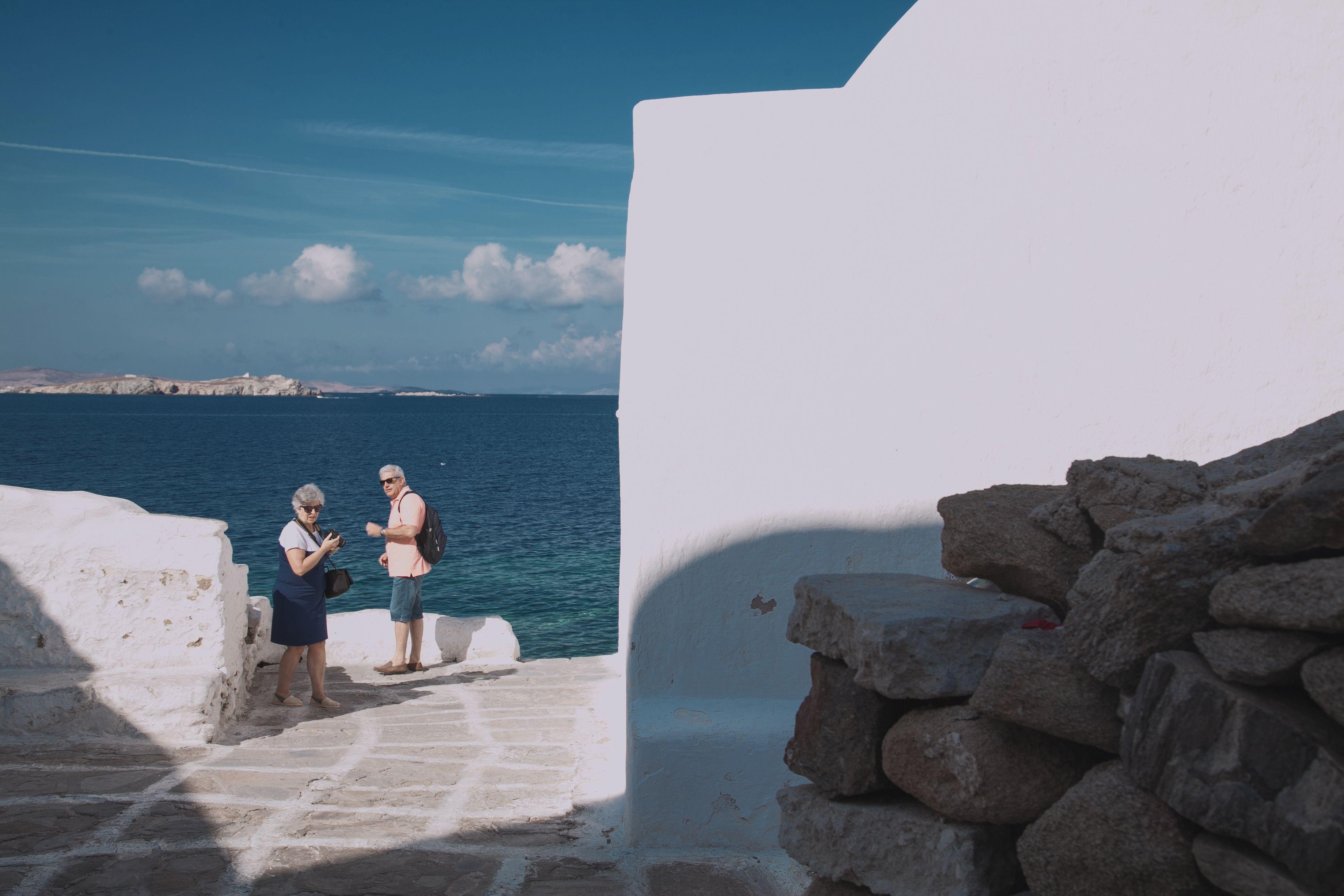 3861x2574 Two People Next To Ocean wallpaper