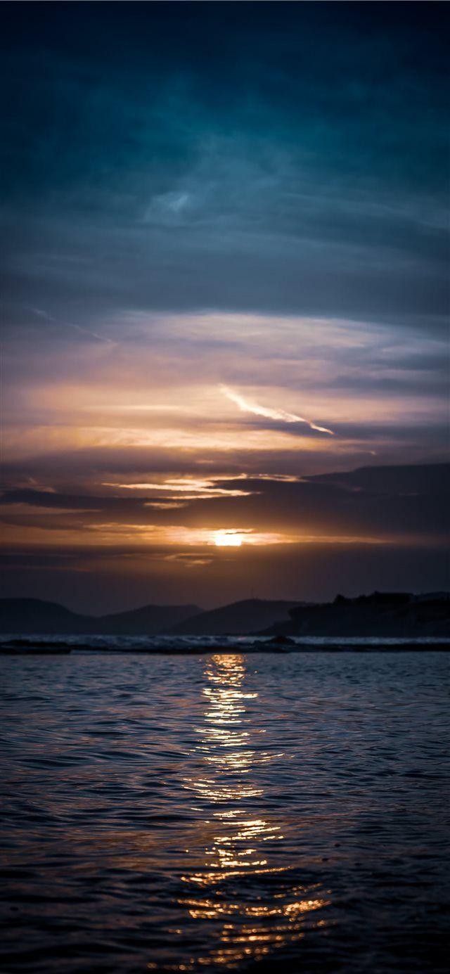640x1385 Sunset love iPhone 11 Wallpaper Free Download