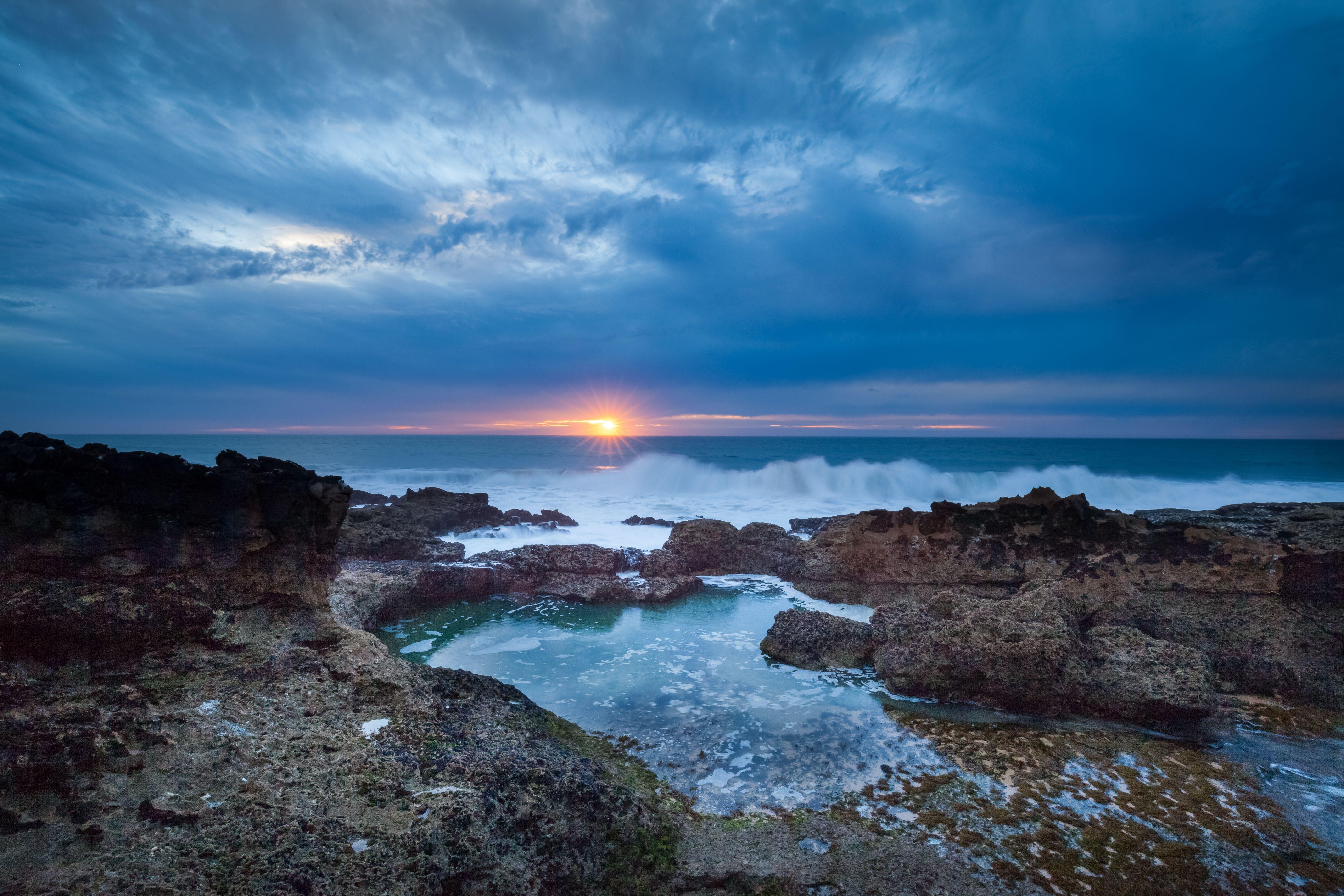 5616x3744 Rocky Coast Sunset 5k Retina Ultra HD Wallpaper