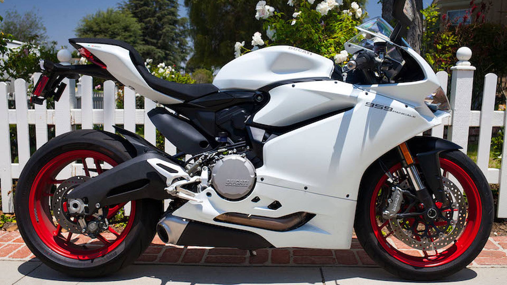 1920x1080 RideApart Review: 2016 Ducati 959 Panigale