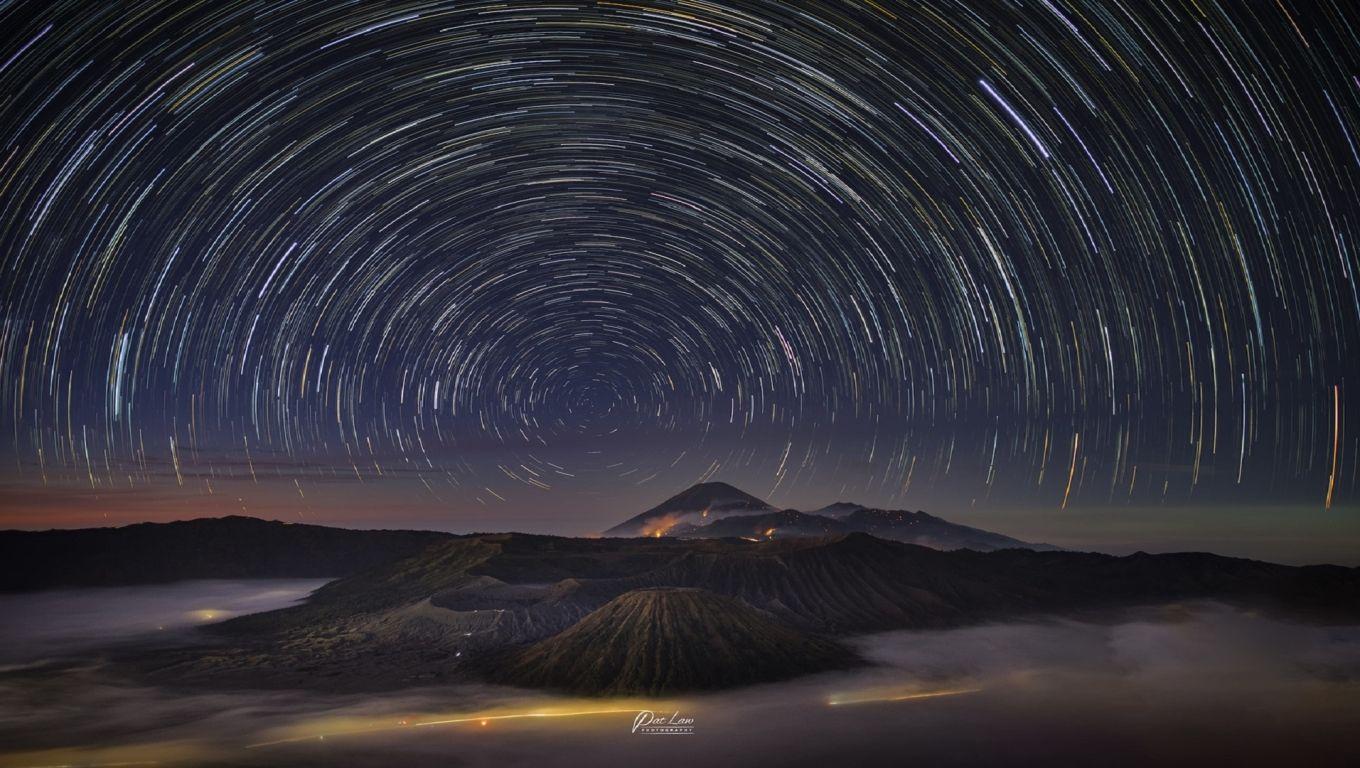 1360x768 Star Trail In The Night Sky Desktop Laptop HD Wallpaper, HD Nature 4K Wallpaper, Image, Photo and Background