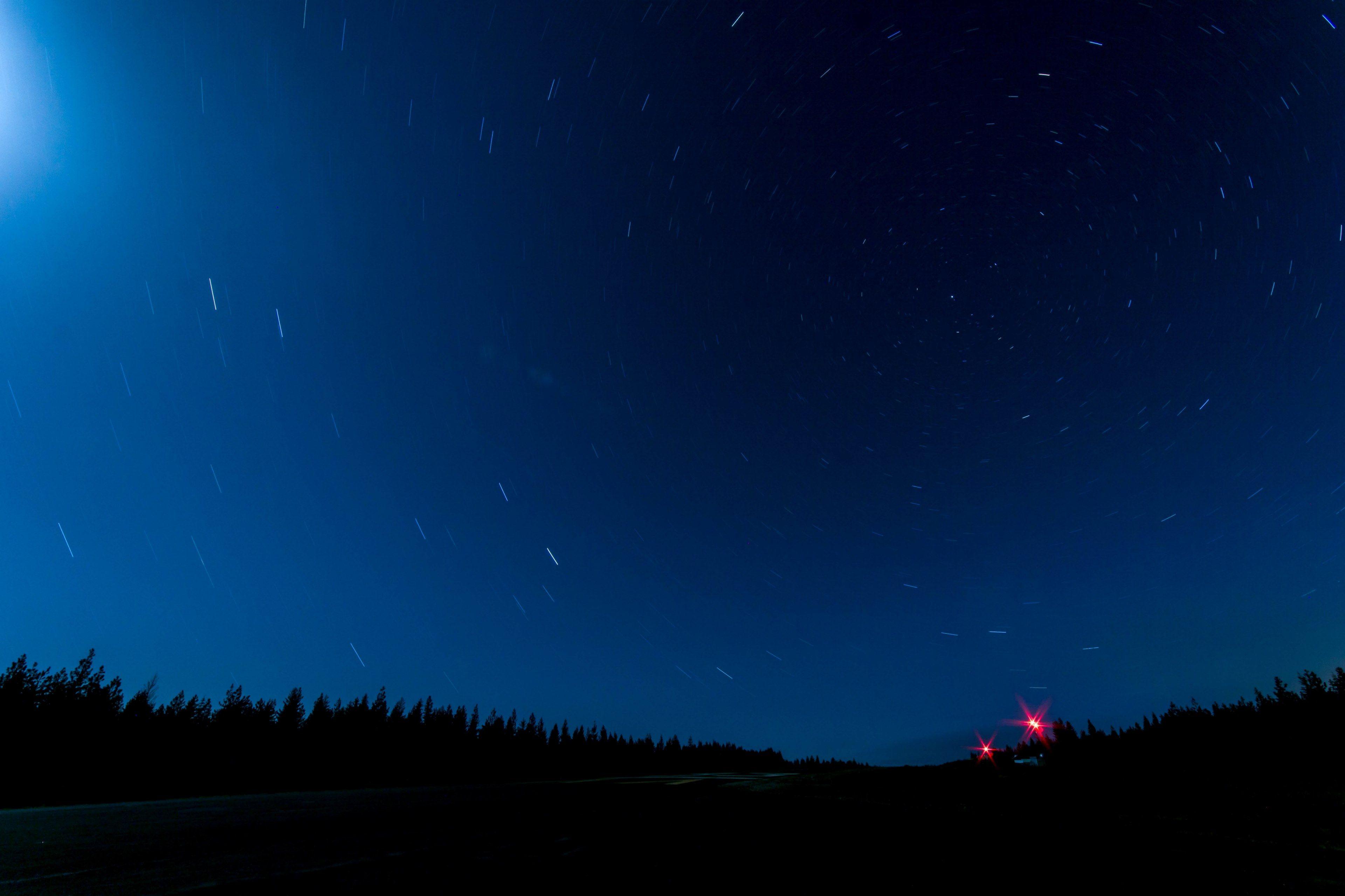 3840x2560 runway airport night sky and slow shutter HD 4k wallpaper