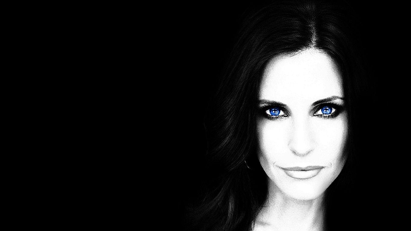1366x768 courteney cox