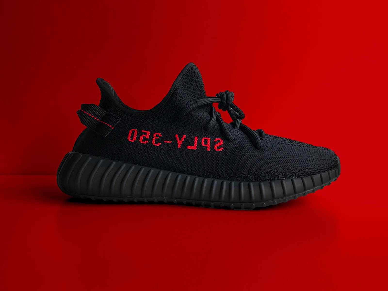 1600x1200 Adidas Yeezy Wallpaper