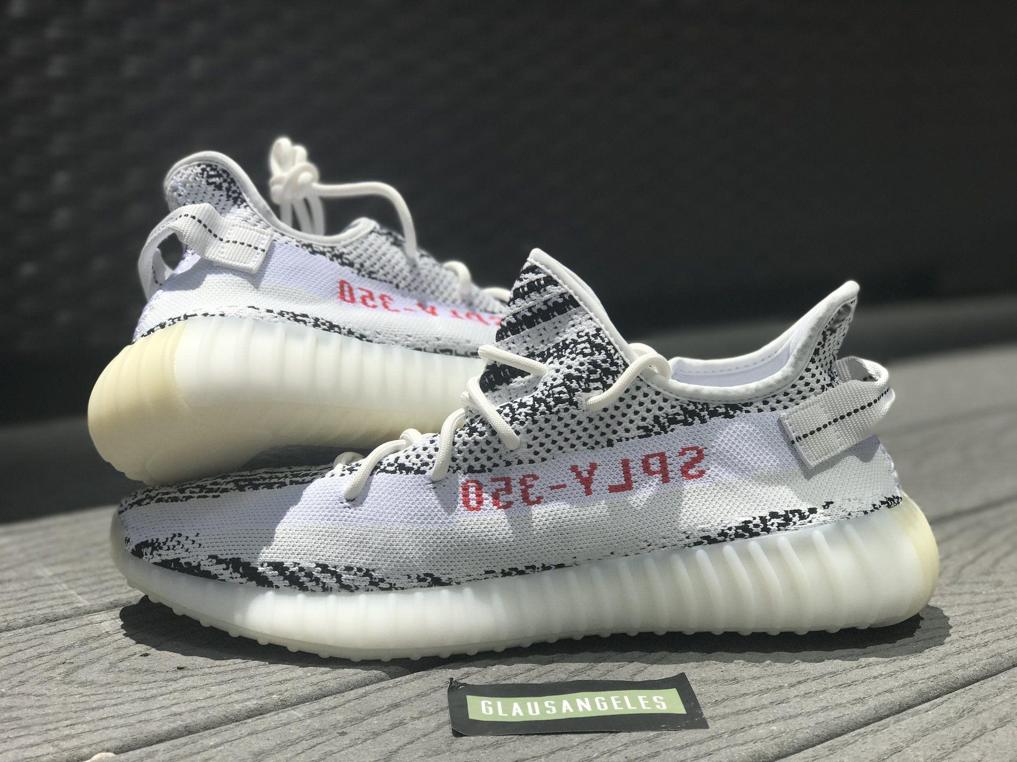 2048x1536 Yeezy Boost 350 V2 Wallpaper, Picture