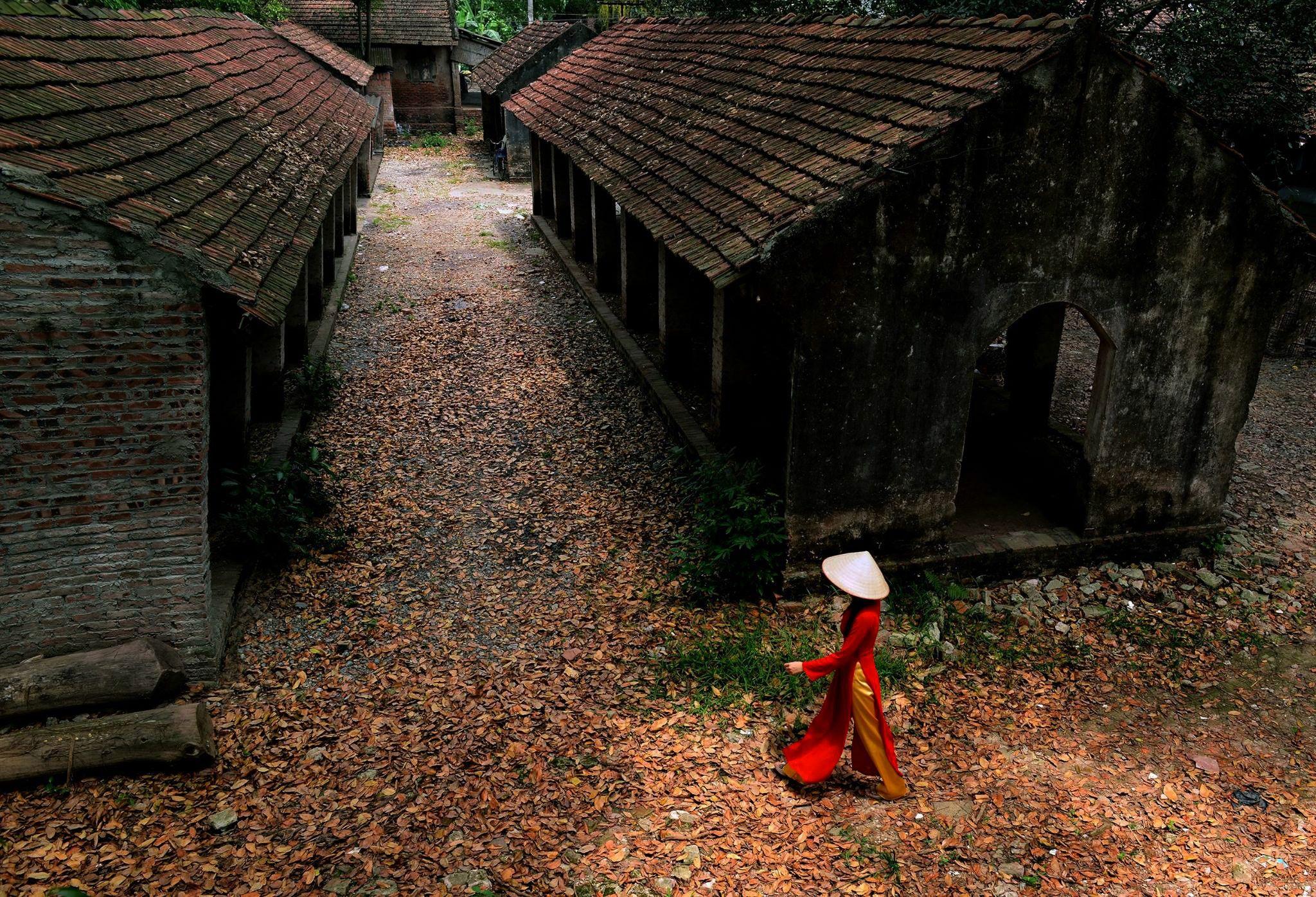 2048x1396 2048x1396 #old house, #old, #girl, #chinese, #house, #Free