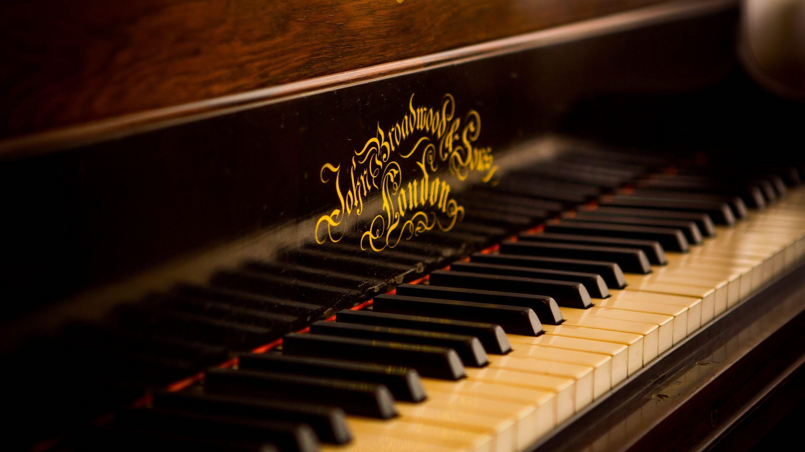 2560x1440 old piano, background, music desktop wallpaper 36295