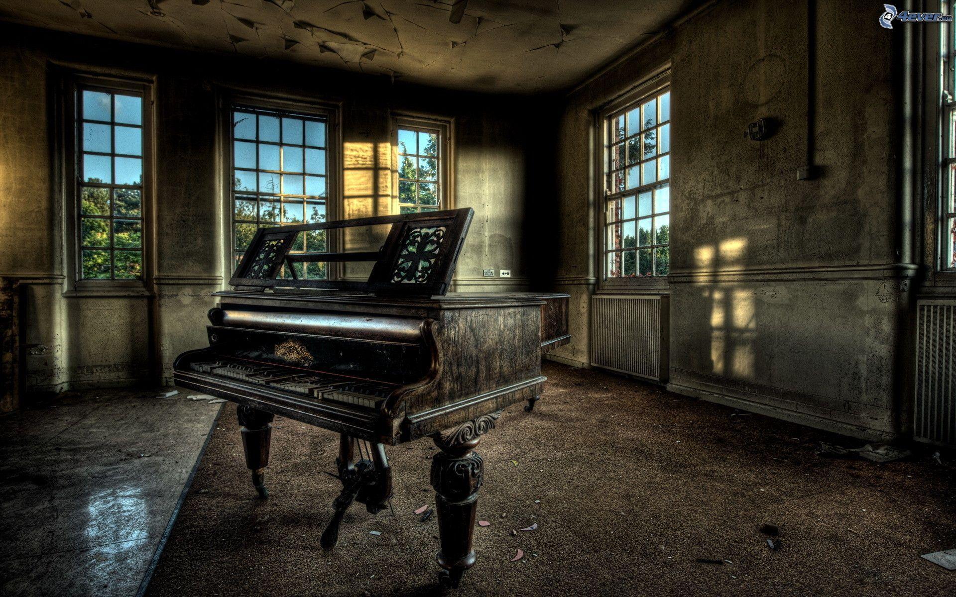 1920x1200 Old piano