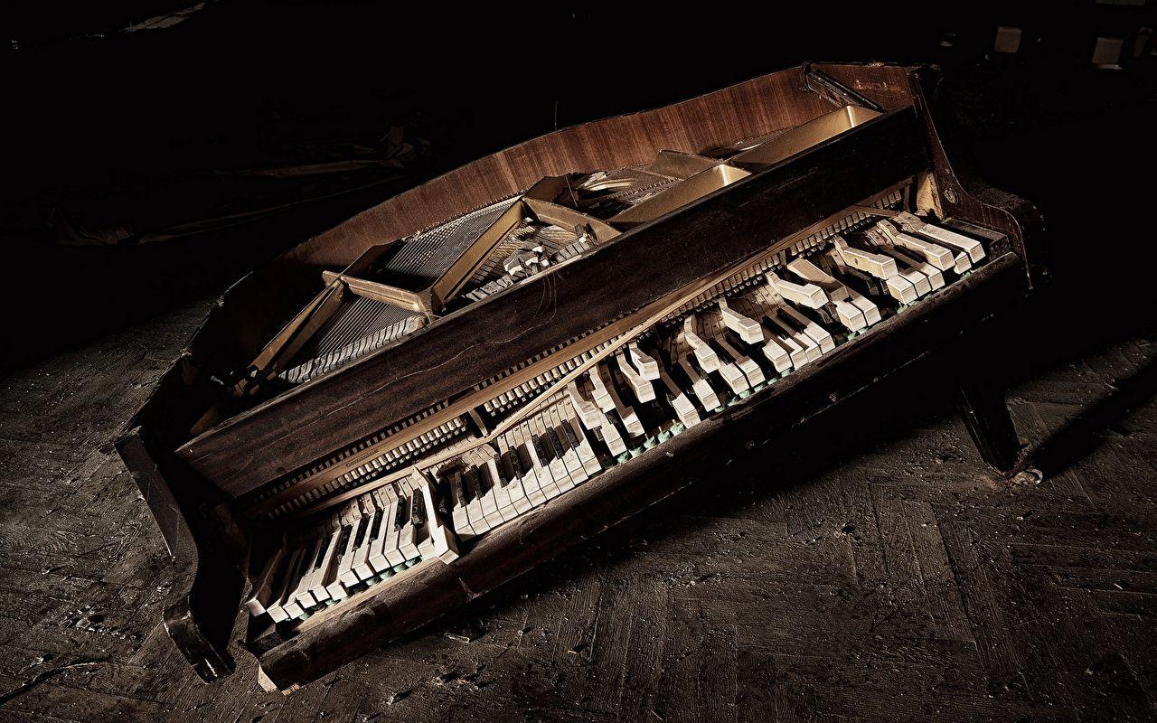 1280x800 image A grand piano Old