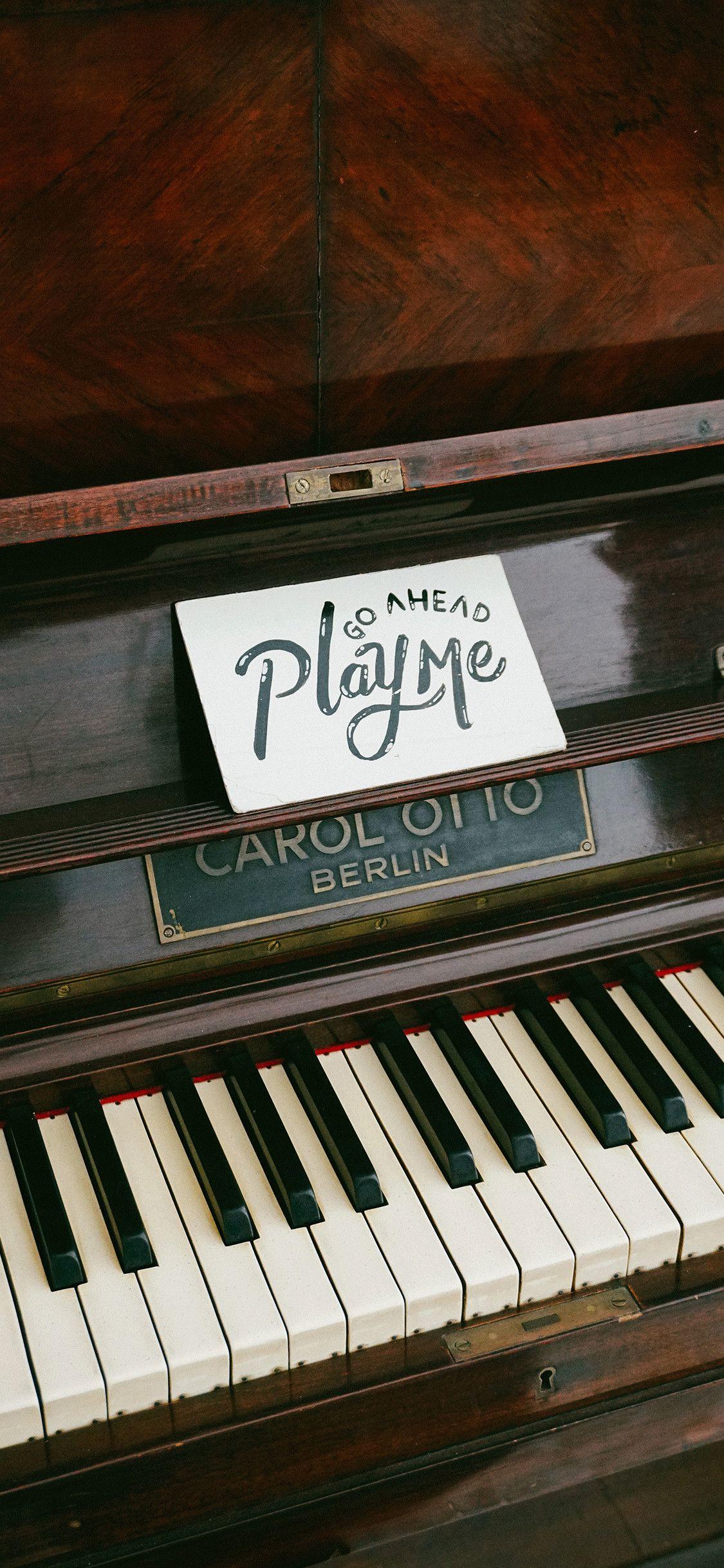 1125x2436 Piano Music Wallpaper