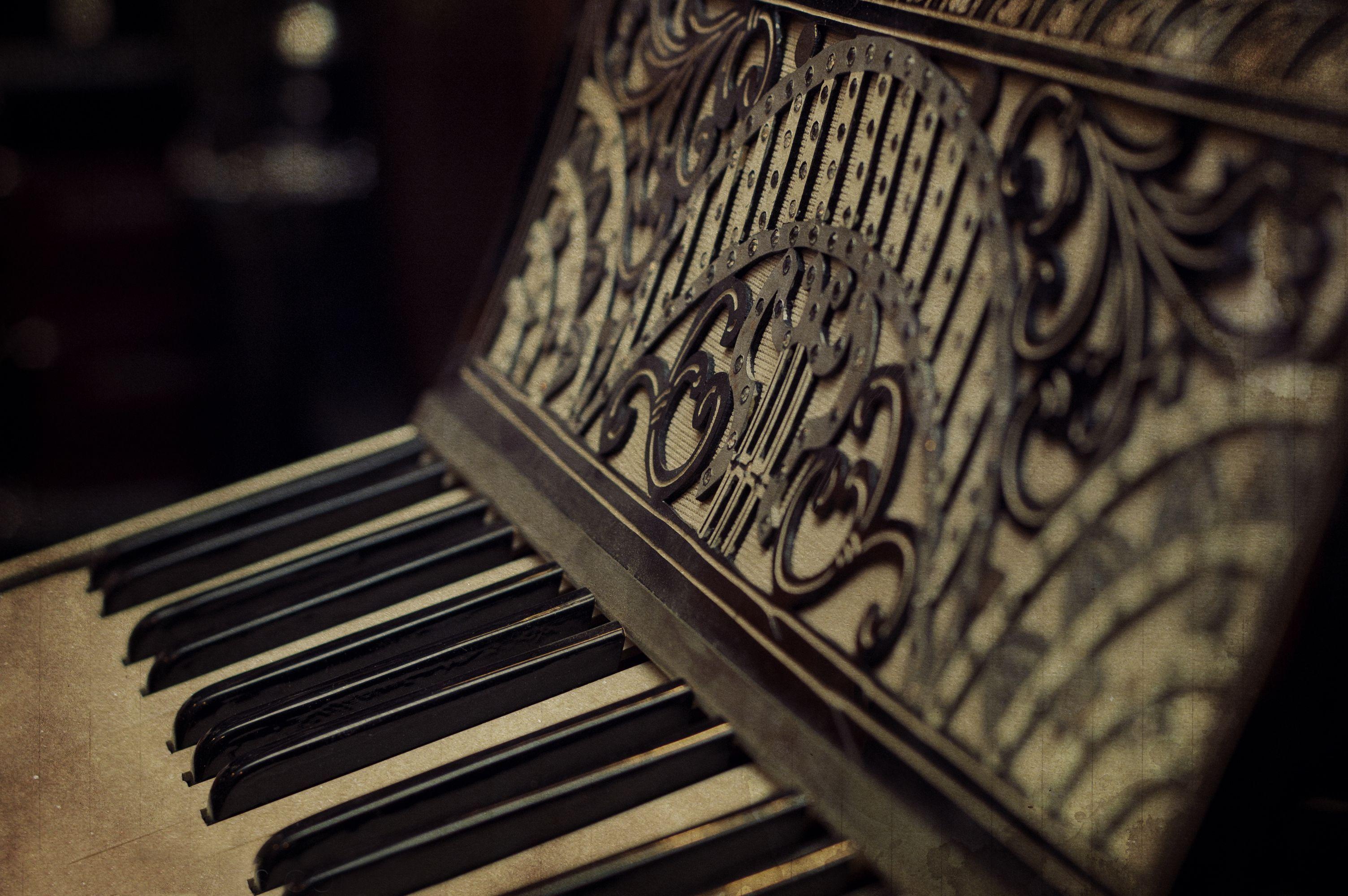 3008x2000 Piano Desktop Wallpaper