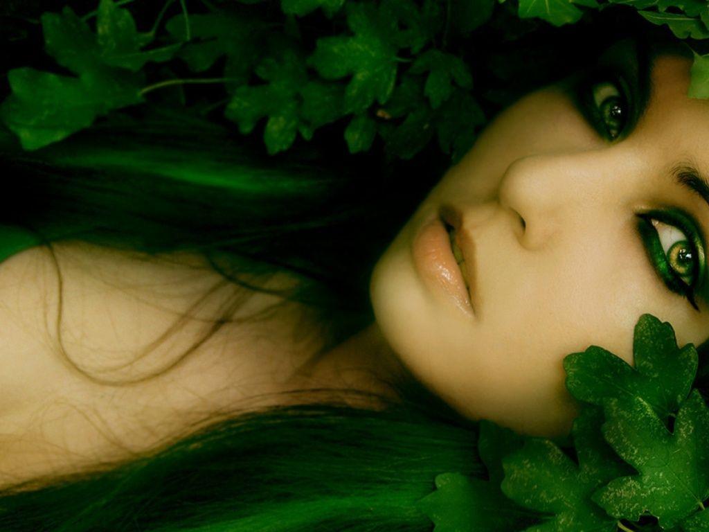 1024x768 Free 4D Wallpaper: Girl With a Green Eyes Wallpaper and inventory