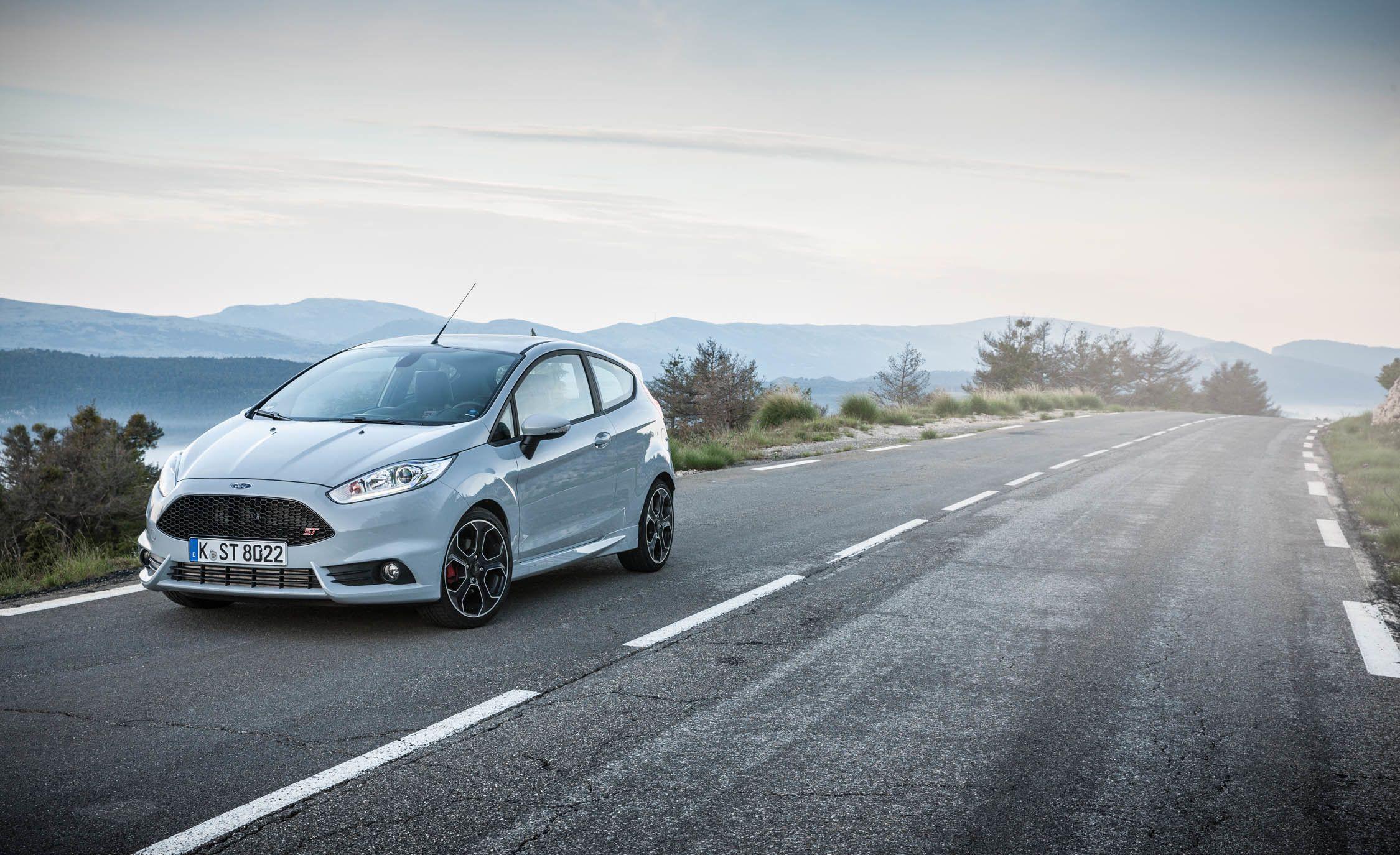 2250x1375 Fiesta St Wallpaper