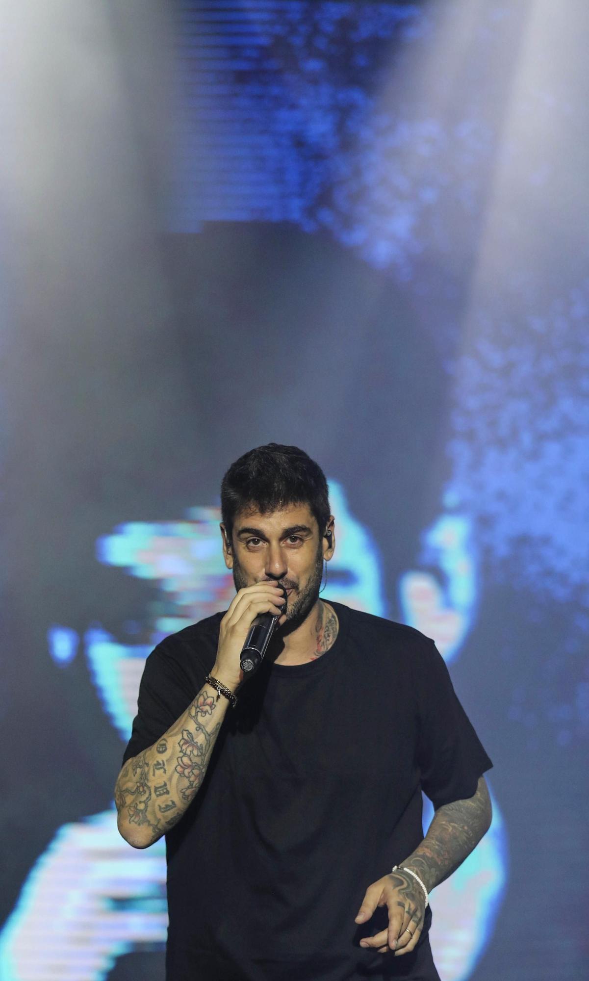 1201x2000 Melendi Wallpaper