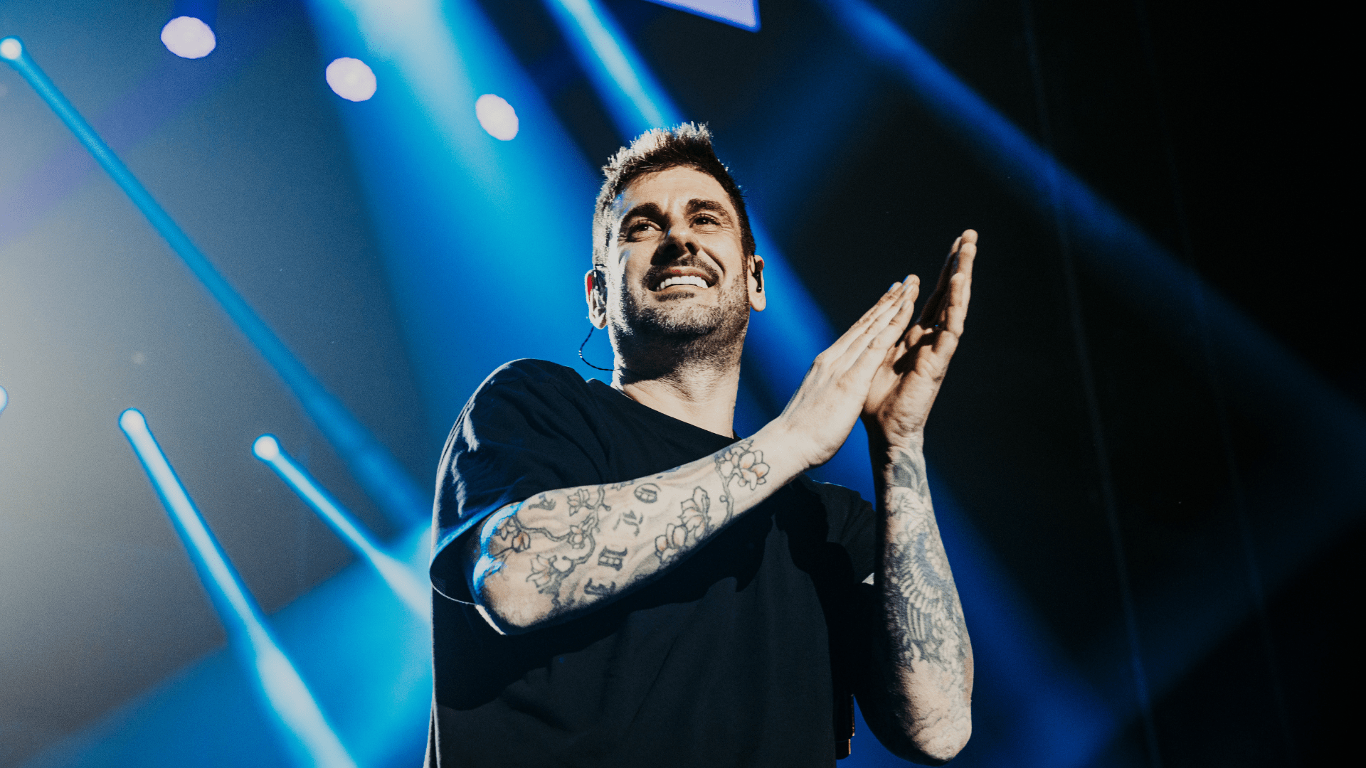 1920x1080 Melendi estrena 'No me des más la tabarra', el segundo adela