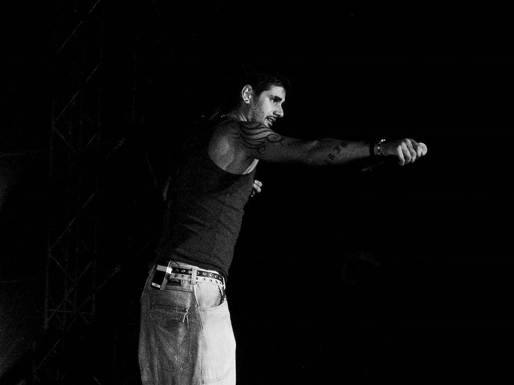 1024x768 Melendi in concert. Vicente Luis Moncho Moncholi