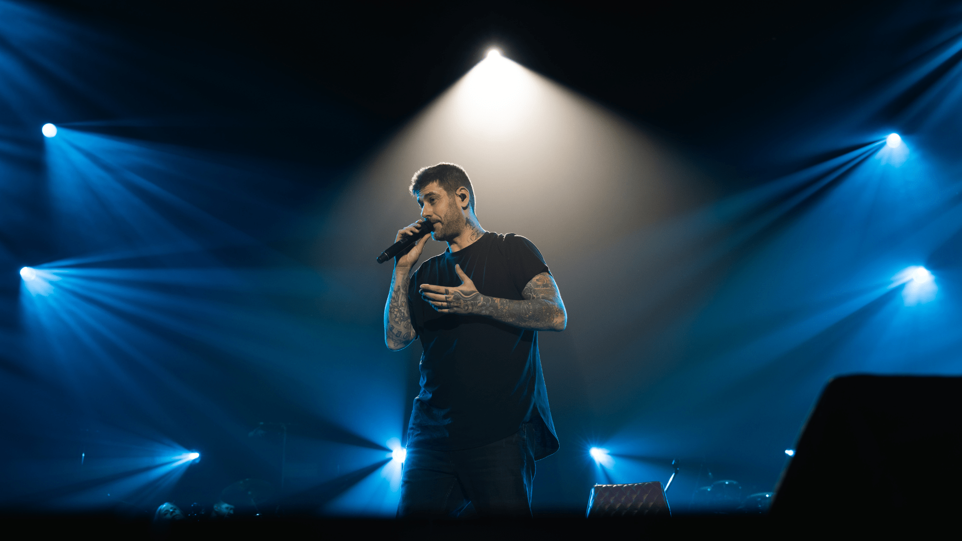 1920x1080 Tu jardín con enanitos” de Melendi es número 1 en Argentina