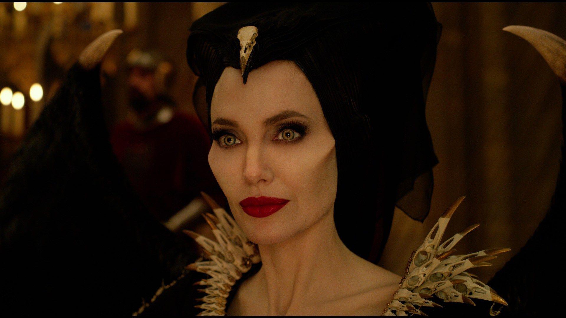 1920x1080 Review: Story Gives Way to Spectacle in Maleficent: Mistress