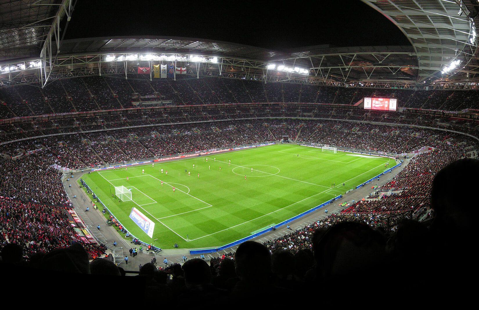 1650x1070 Night Time Wembley Stadium Wallpaper Mural