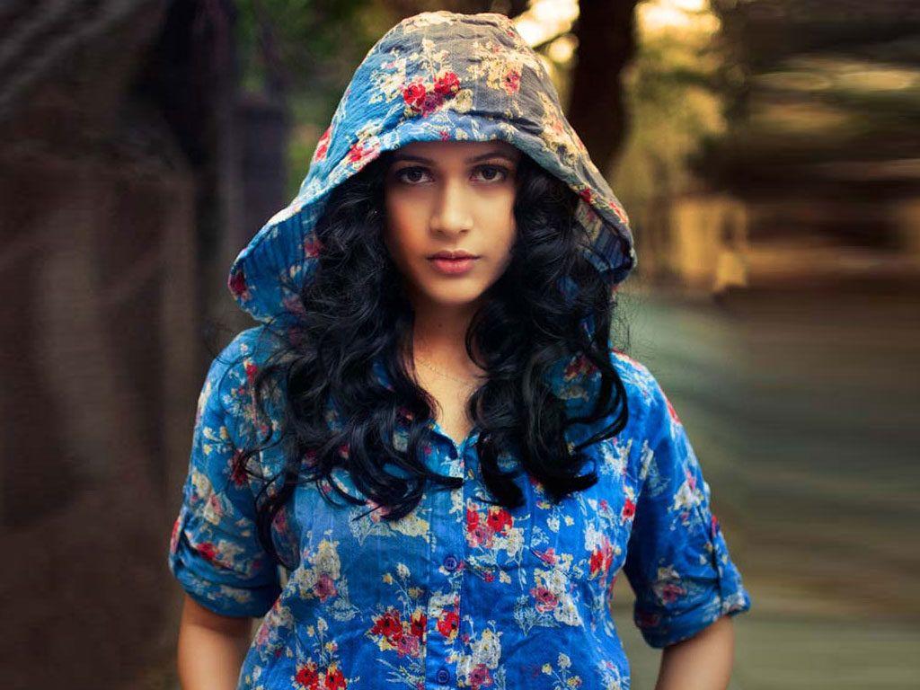1024x768 Lavanya Tripathi Hot Full HD Image, Spicy Picture Downloads