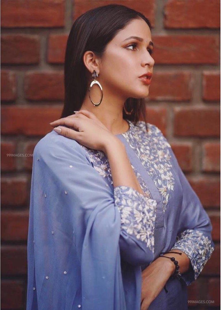 769x1080 Lavanya Tripathi Beautiful HD Photo & Mobile Wallpaper