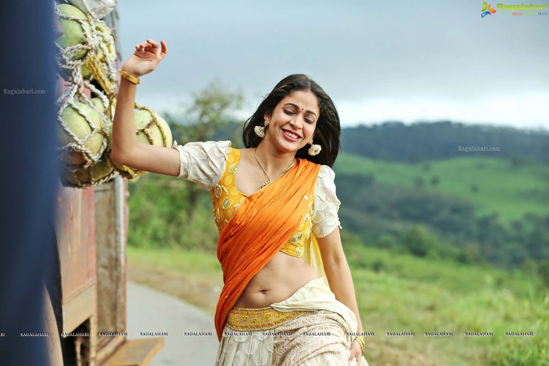 1920x1280 Tollywood HQ Tripathi Mister HD Photo