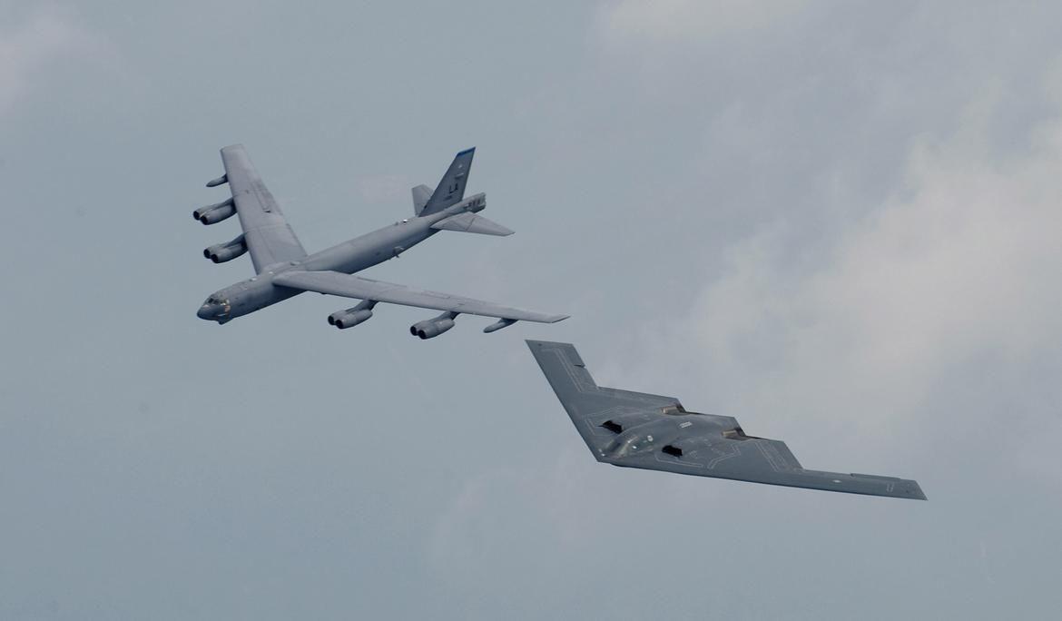 1170x684 Avia & vessels Background, 774936 B 52 Bomber Wallpaper