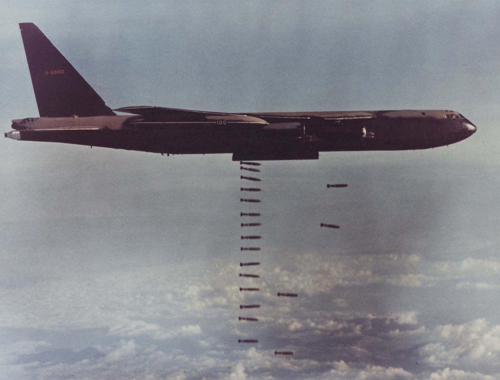 1750x1330 Dropping bombs over Vietnam Wallpaper