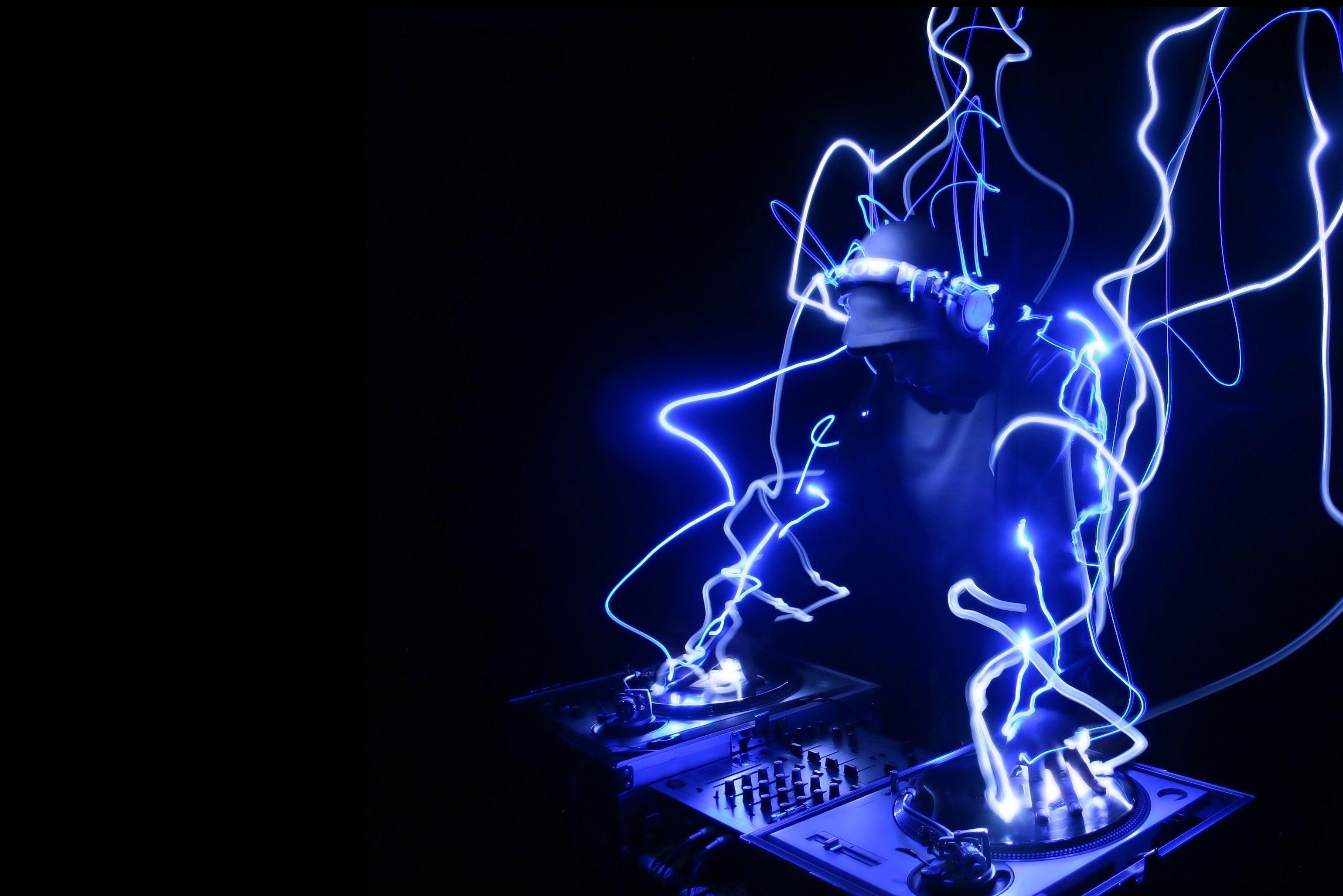 3080x2056 Cool Dj Background