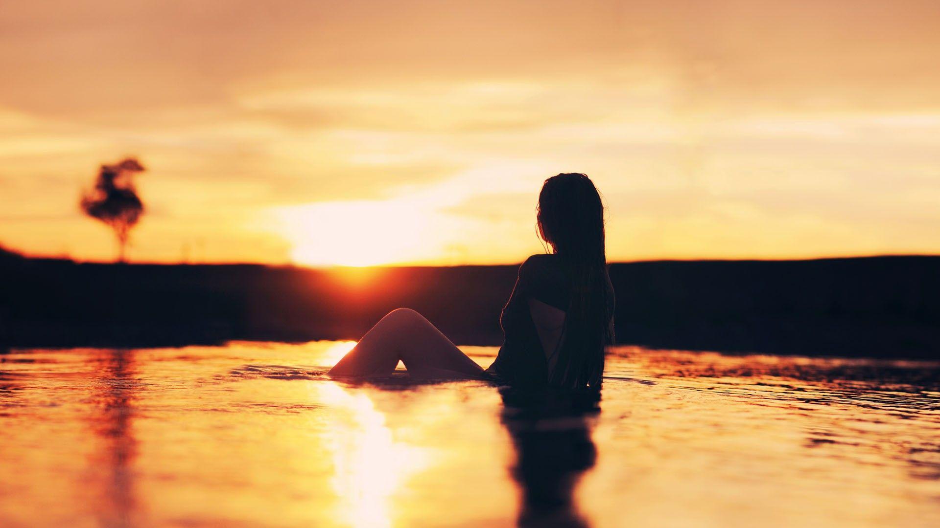 1920x1080 Girl on Australian Beach Sunset Wallpaper
