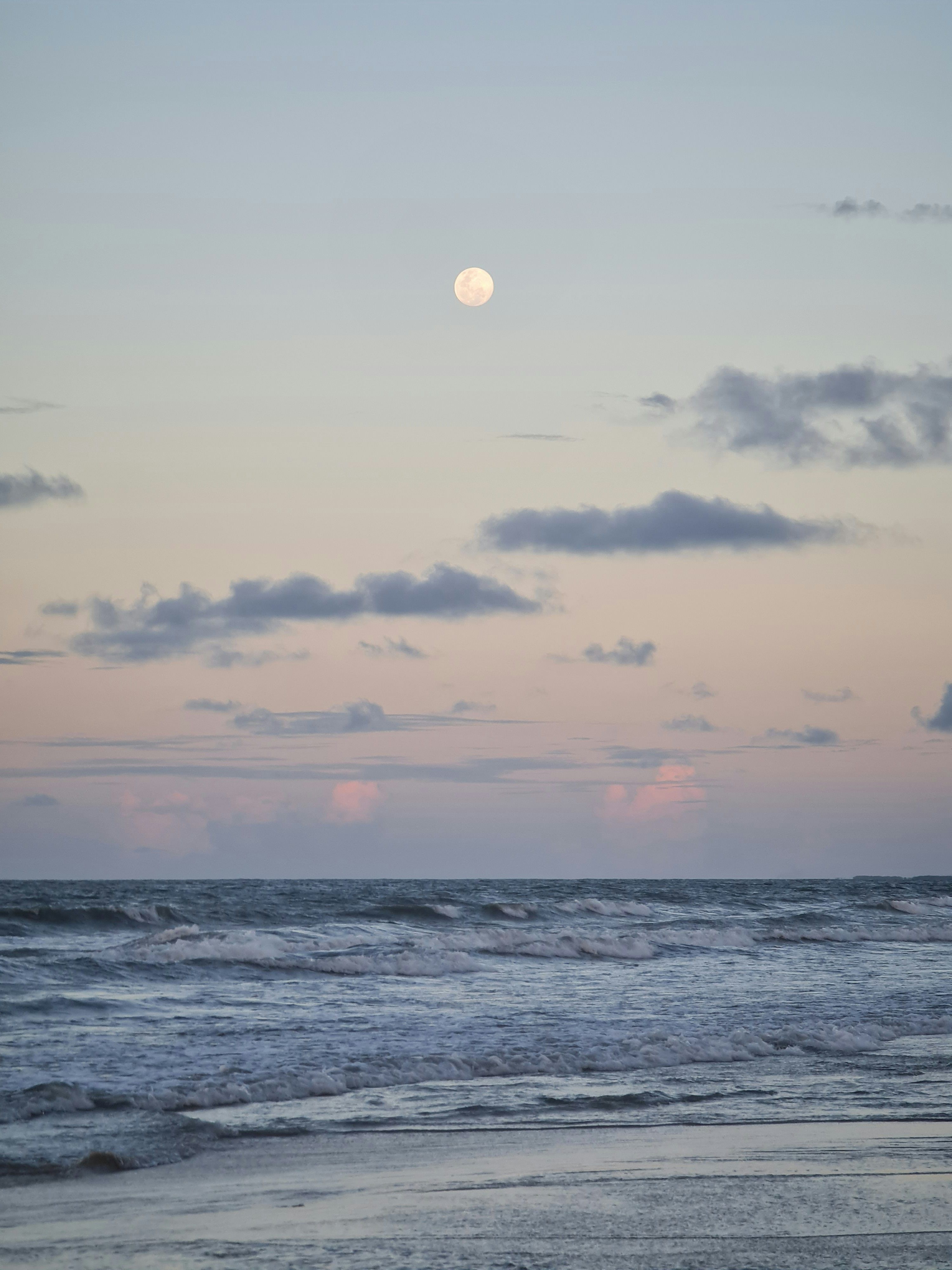 3000x4000 Moon Beach Picture. Download Free Image